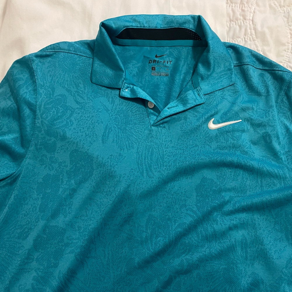 Nike Dri Fit golf polo. Like new. Smoke free home.